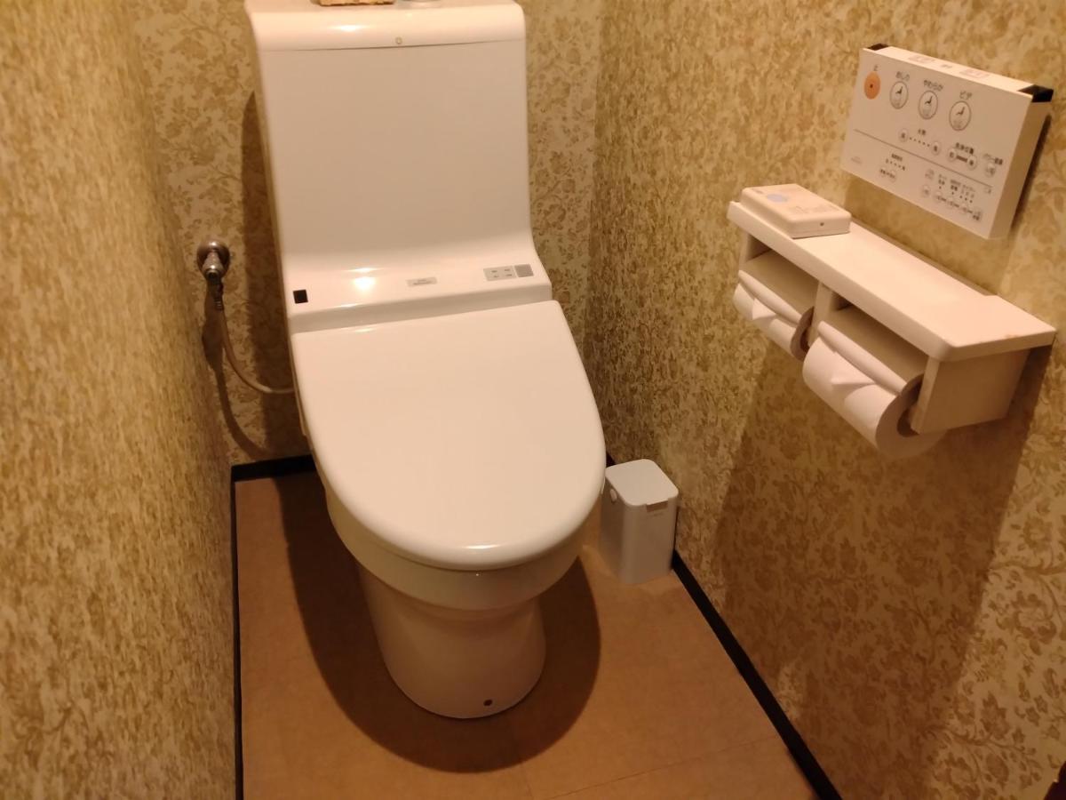 ホテル ベニ ウエスト 大人専用 Осака Экстерьер фото